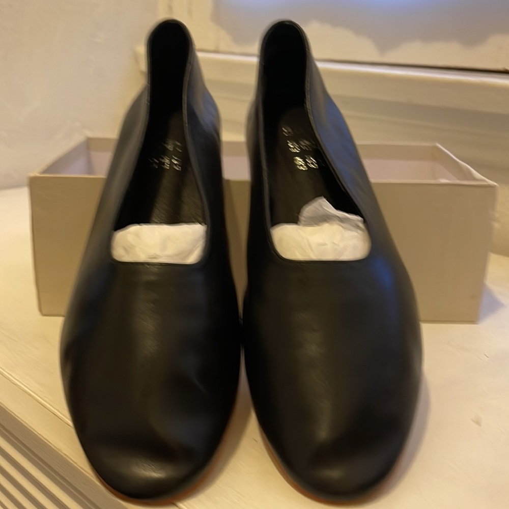 Leather flats, black wooden heel